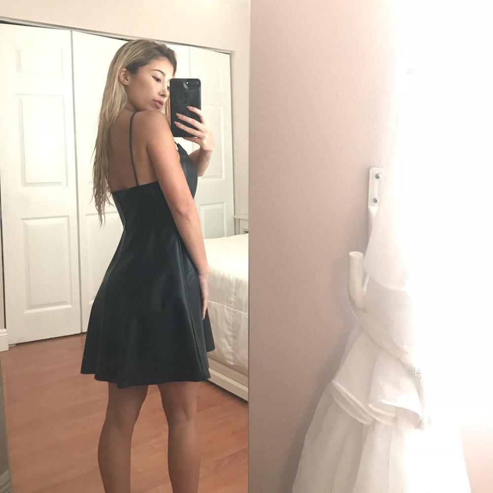Dress - Picture 4 of 4